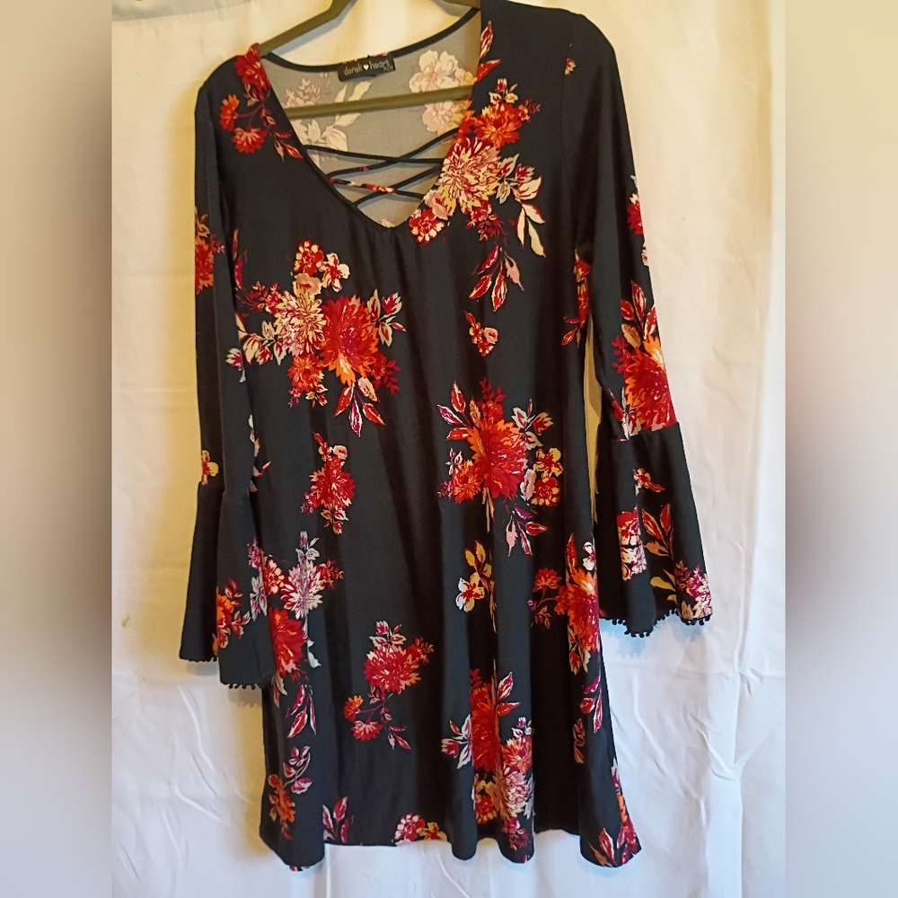 Derek Heart Plus Size 1x Floral Black, Reds And Pinks Women's Dress.